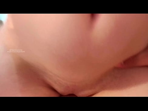❤️ Nire ahizparen gelan lo egiten eta horrela esnatu nintzen ❤❌ Etxeko pornoa gugan ❤